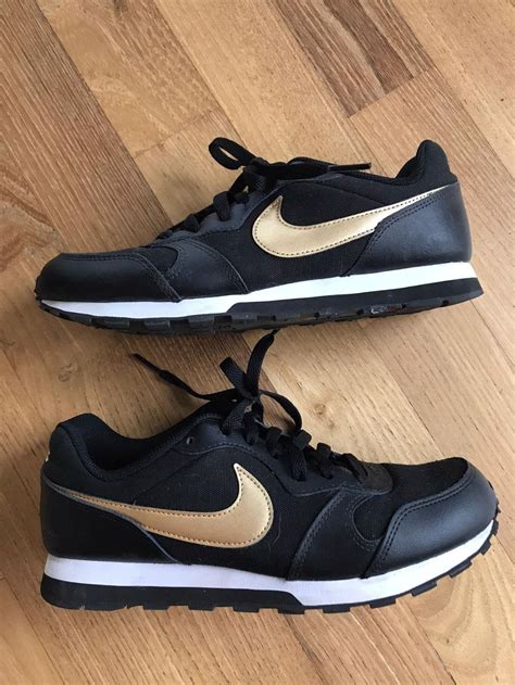 nike schwarz gold damen turnschuhe|nike sneaker schwarz.